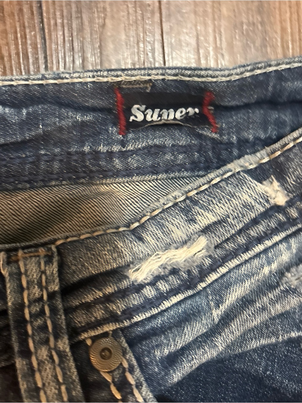 Silver Jeans Women's Skinny Jeans in Faded Blue with Patch Details - Picture 4 of 9